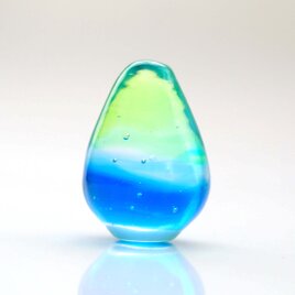 ガラスの雫の小さなオブジェ 「水源のブルー」の画像