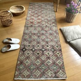 62×191 菱形　レトロモダン　くすみピンク×水色　トルコヴィンテージラグの画像