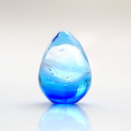 ガラスの雫の小さなオブジェ 「青海の水平線」の画像