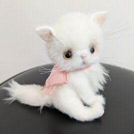 ぬいぐるみ☆白い猫さん☆ピンクリボンの画像