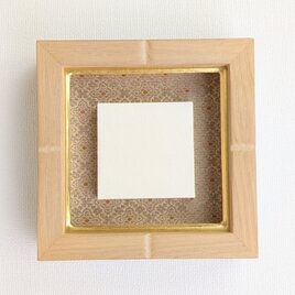 ミニチュアサイズ　ボックス型額縁　栗材 外寸13×13㎝　手彫刻の画像