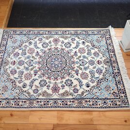 ペルシャ絨毯　ナイン産　ノーラ　玄関マット　112x82cm　エスリム柄　手織り絨毯　アイボリー　PS5110の画像
