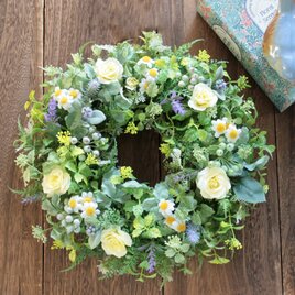 パステルカラーのグリーンリース