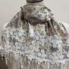 ハンドメイド☆リバティセリーヌホワイト小花刺繍レースストール フリンジ付きの画像