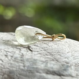K24純金リビアングラス ペンダントトップ/ピアス◇K24 Pure Gold Libyan desert glassの画像