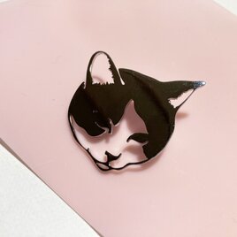 ハチワレにゃんこのピンバッジの画像
