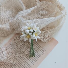 染め布花＊小花の花束コサージュの画像