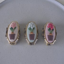 鉢植え ヒヤシンス 刺繍 ピルケース ３種（生成り/アイスグリーン/フレンチラベンダー）の画像