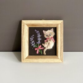 和紙ちぎり絵（無料ラッピング付き）『初夏の花とネコ』ラベンダーと薄茶色の猫の小さなウォールデコの画像