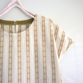 【ちょっと値下、夏を先取りクリアランス】フレンチスリーブチュニックの画像