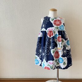 子供　浴衣地ひかえめフレアーワンピース　注染麻の葉朝顔（紺地）　80-130サイズ〈受注製作〉の画像