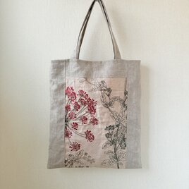 A４が入るリネンのフラットトートバッグ【フラワー刺繍】の画像