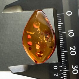 バルティックアンバー[220] 28x18mm 11Cts　天然石 ／ ルース ／カボションの画像