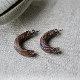 nijiピアス cha navy kinariの画像