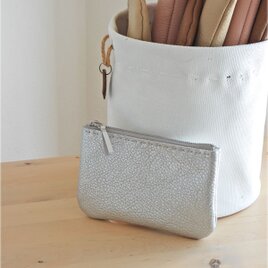 ジップポーチ　シルバー　M サイズ