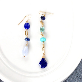 14kgf/空と海と花の色──青のアシンメトリーピアス(ラピスラズリ・ターコイズ・ブルーレース他）蒼韻の画像