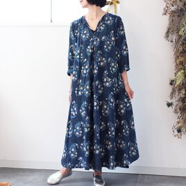 ブロックプリントリボンフレアーワンピース【インディゴ花柄A】の画像