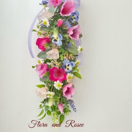 草花のガーランドスワッグの画像
