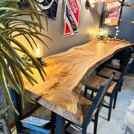 即納ＯＫ　世界に一枚。和歌山産 楠の超特大一枚板カウンター【幅2700×厚65mm】 店舗　什器　大阪　家具　カフェの画像