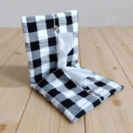 持ち運びに便利な携帯ティッシュケース　ボックスティッシュから詰替え　ペーパータオルケース　ブロックチェック　黒　　249の画像