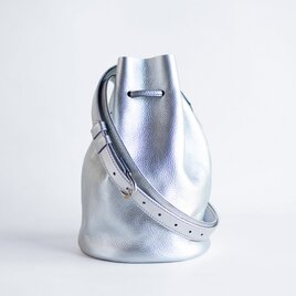 【新作】コンパクトなのに長財布が入る　巾着ショルダーバッグ　レディース　メンズ　本革　シルバー　日本製　ma-04ssの画像