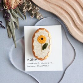 絵画風ブローチyellow flower