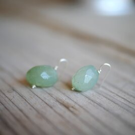-Chalcedony- pierceの画像