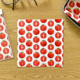 トマトのメガネ拭き〈1枚〉クリーニングクロス スマホ画面クリーナー マイクロファイバー 野菜 おしゃれ 可愛い ギフトの画像