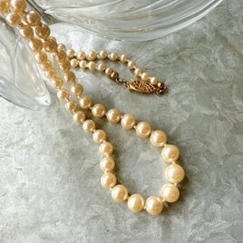 NA131-【 AVON 】エイボン・ヴィンテージネックレス 1970〜80s Fake Pearl Necklaceの画像