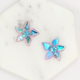 螺鈿とスワロフスキーの花のピアスイヤリング【2209】の画像