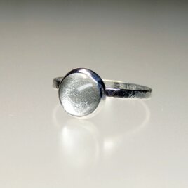 水晶の彫金リング　　１1号の画像