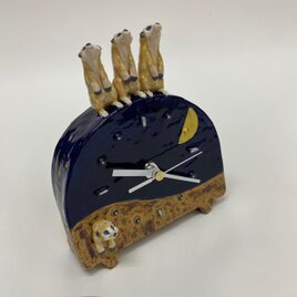 陶の置時計「ミーアキャット」