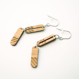【木ｔｃｈ】クルミの木・ピアス（ハング）リチウムの画像