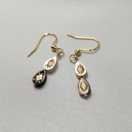 しずく型貝蒔絵ピアスの画像