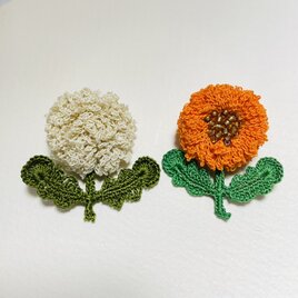 【かーりー様　専用】お花のブローチの画像