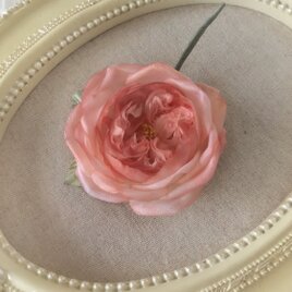 〈染め花〉イングリッシュローズのコサージュ（小輪・サーモンピンク)