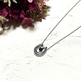 すべてステンレス 45cm* スギライト・モリオンのホースシューネックレス　ペンダント　馬蹄の画像