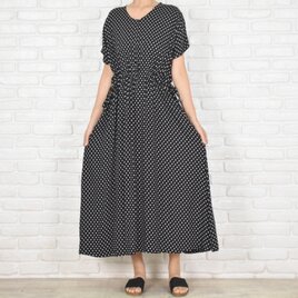 大人可愛い水玉柄が魅力！サイドリボンVネックワンピースの画像