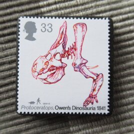 イギリス　恐竜切手ブローチ10515の画像