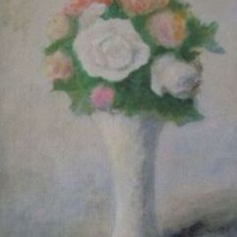 白い花びんのバラの画像