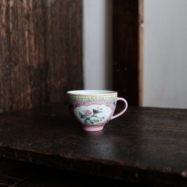花と鳥◆中国景徳鎮。花鳥文色絵カップ　茶器　ピンク　カラフル　チャイナレトロ　ビビットカラーの画像