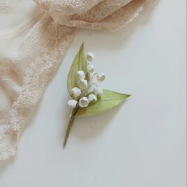 染め布花＊可愛いすずらんのコサージュの画像