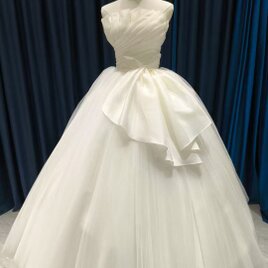 ウエディングドレス ベアトップ ハンドドレープ デザイン感 ロング プリンセスライン 結婚式の画像