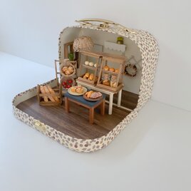 "Petite Boulangerie" トランクの中の小さなパン屋さん