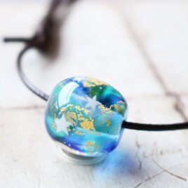 星のとんぼ玉ガラスペンダント（小サイズ）　金箔入りの画像