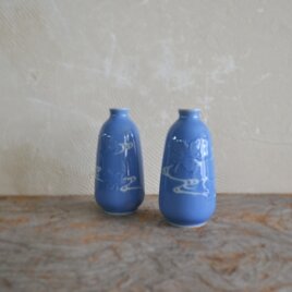 涼し気な流水紋様　２個組徳利　素敵な形の画像