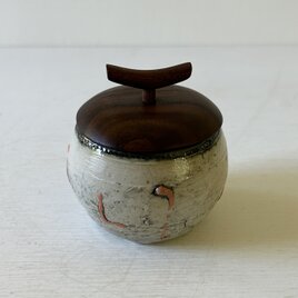 小壺・黒首イッチン