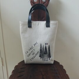 手刺繍のミニバック・フランス田舎風景