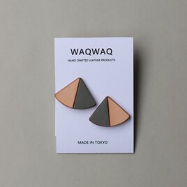 CONTRAST レザー イヤリング | FAN | BEIGE × OLIVE