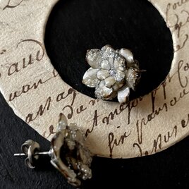 夜想花　ピアスF